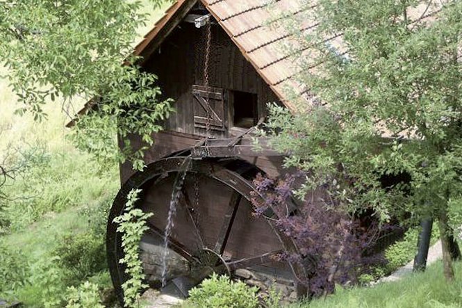 alte Mühle mit Wasserrad