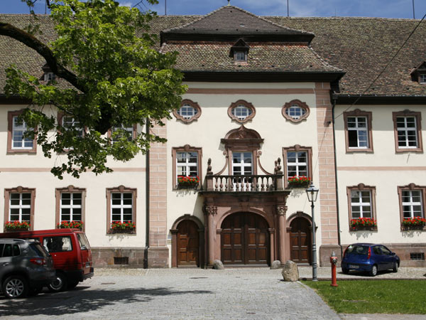 Pforte des Geistlichen Zentrums